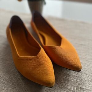 Rothy's The point Marigold Vibrant Orange 🍊 Women's Flats, Size 10 Retired color